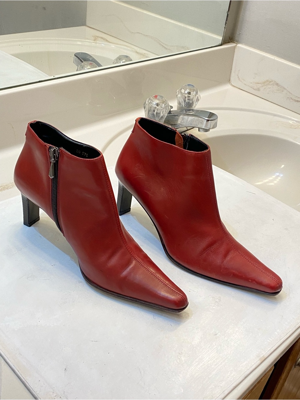 Enrico Gerbi Red leather ankles boots Size 7.5M good condition clean interior